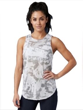 Electric & Rose Open Knit Camo Tank In White/Gray Size Medium